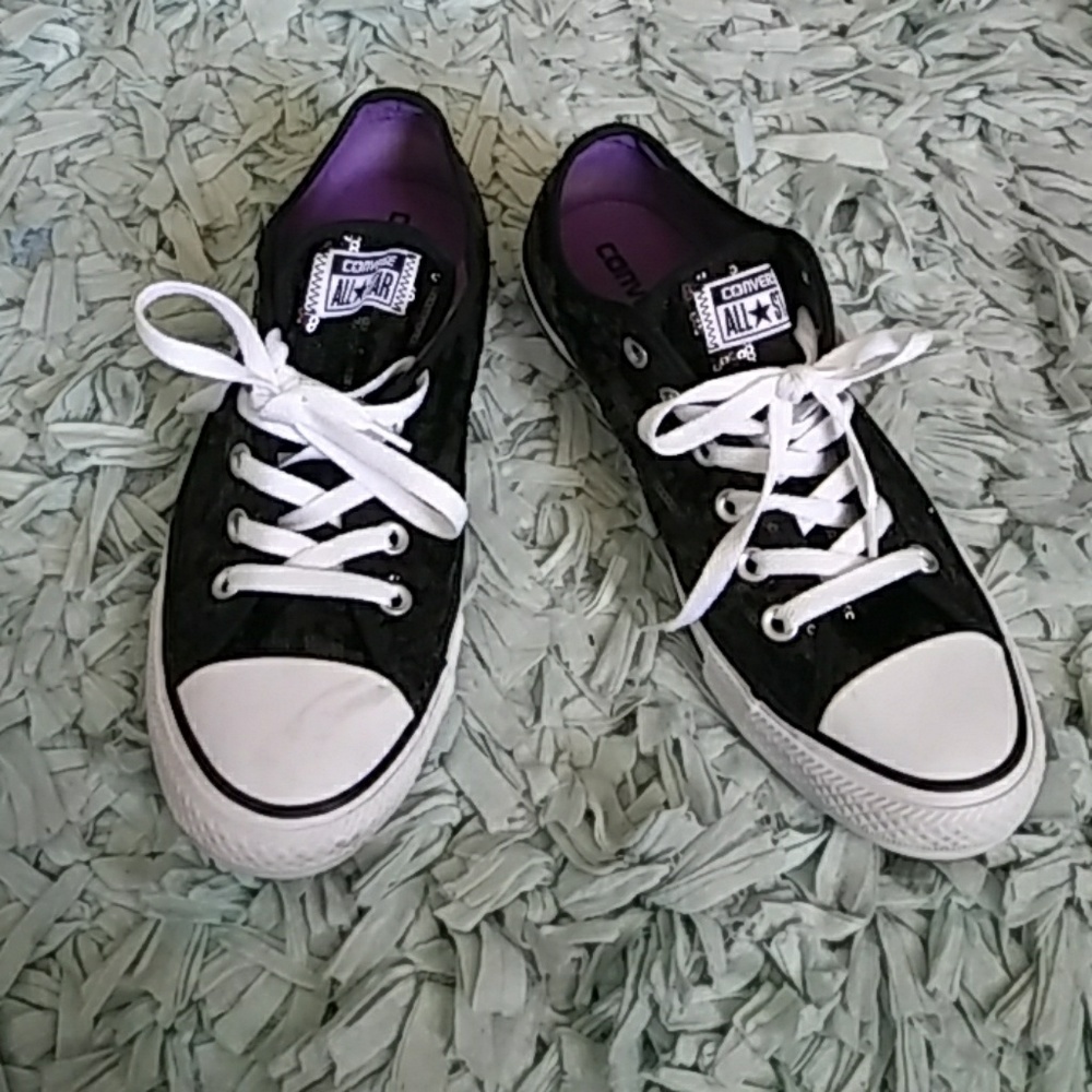 Cute Black sequence Converse